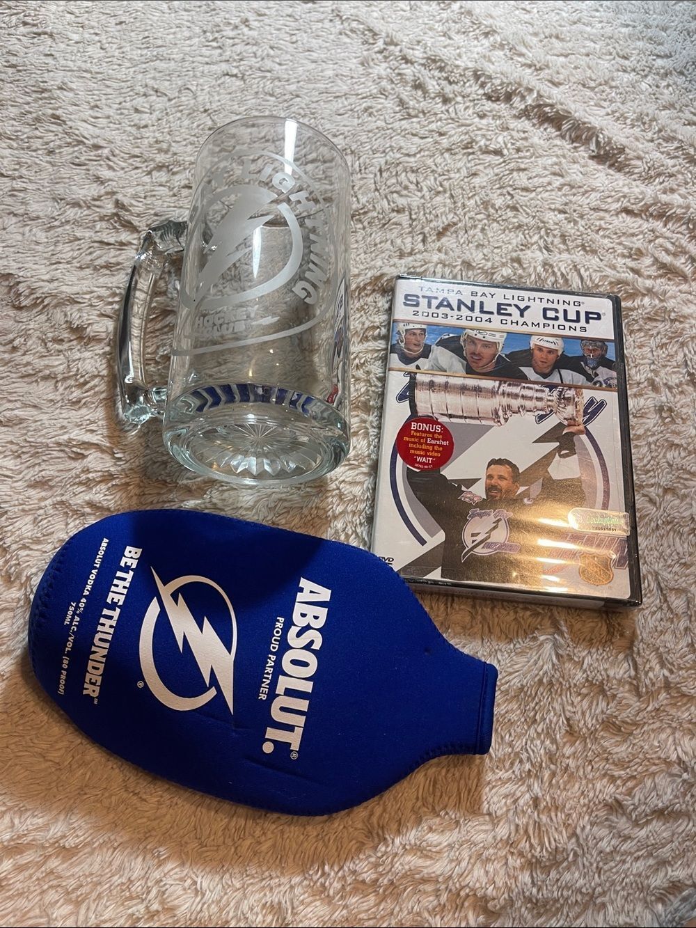 Tampa Bay Lightning Glass Beer Mug & Team DVD with Blue Koozie